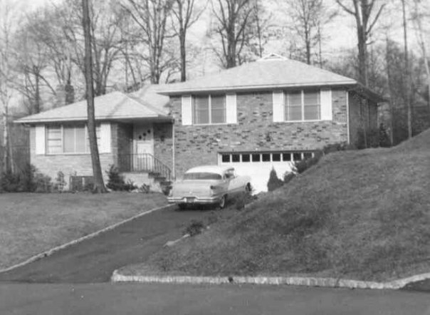 10 Woodfern Road in 1956 (photo courtesy of Alison Campbell Shourds/Facebook) 